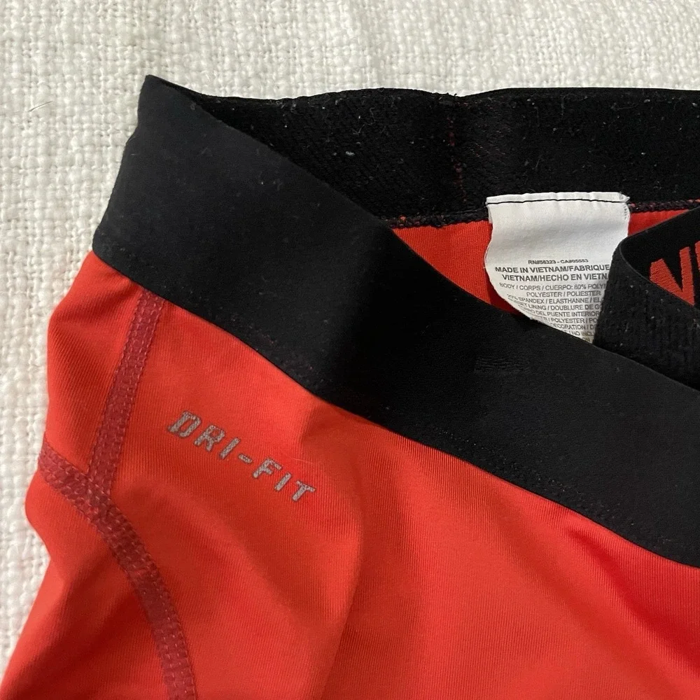 Nike‎ Pro Dri-Fit Women's Red Small Running Pants Cross Training Pants Capri's